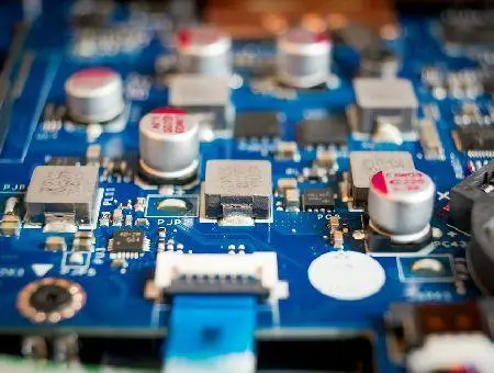 Elektronische Komponenten