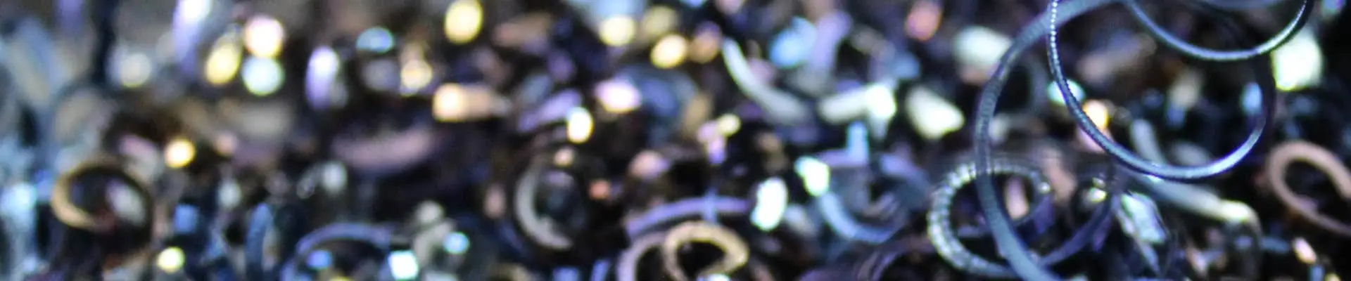 Metall in Oel Header